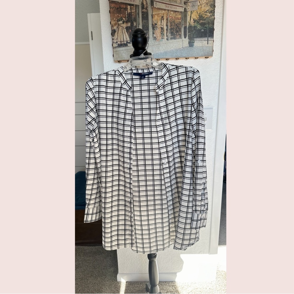 2 for $10 - Women’s shirt,tunic style,black / ivory,plus 14W 14/16